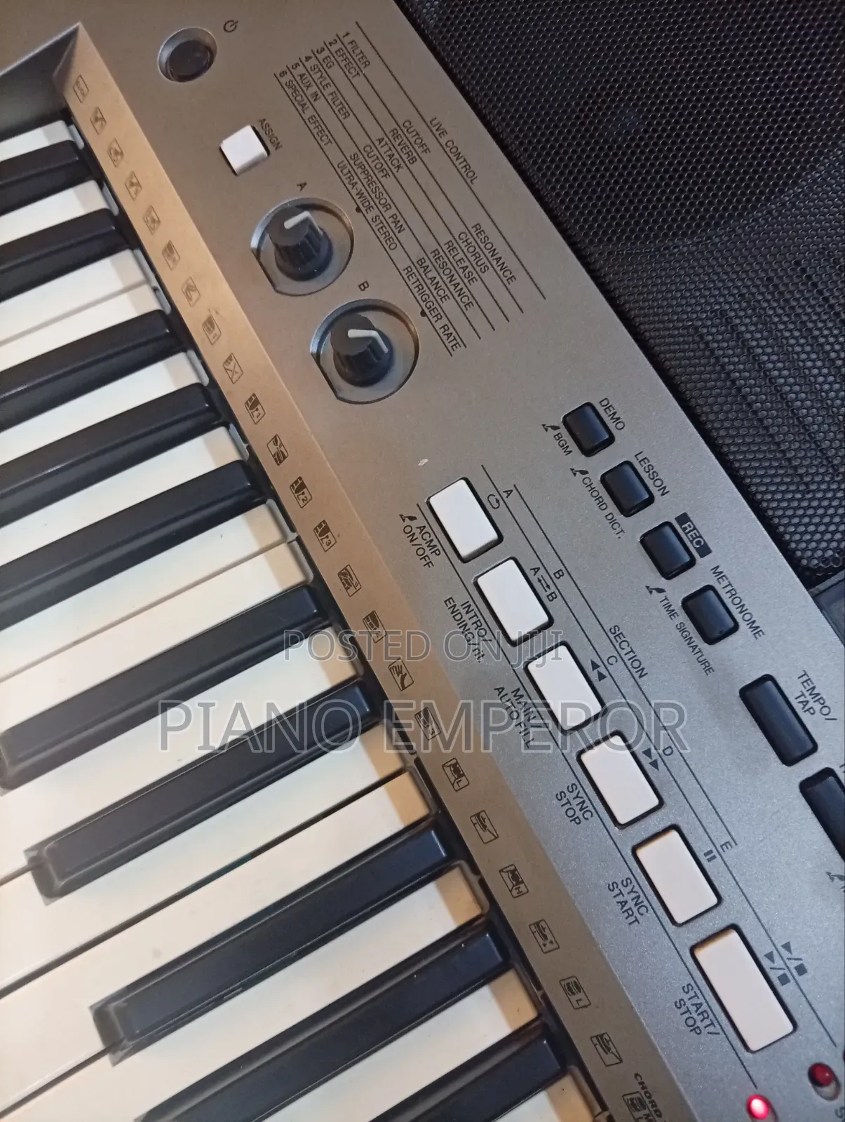 Yamaha PSR-E443 61-Key Keyboard | Excellent Condition