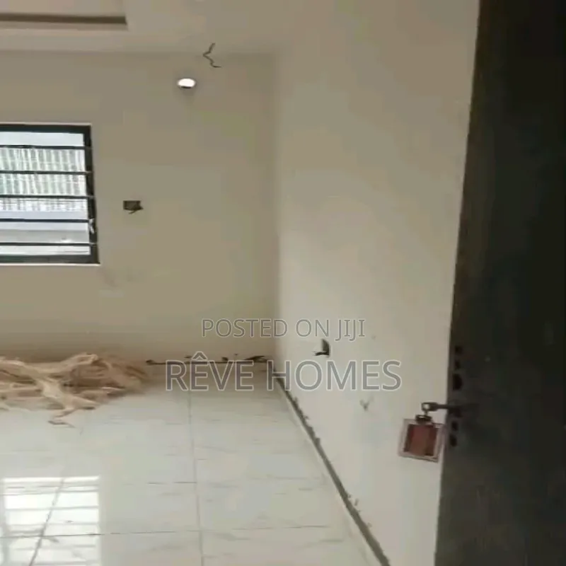 2bdrm Block of Flats in Alagomeji for rent