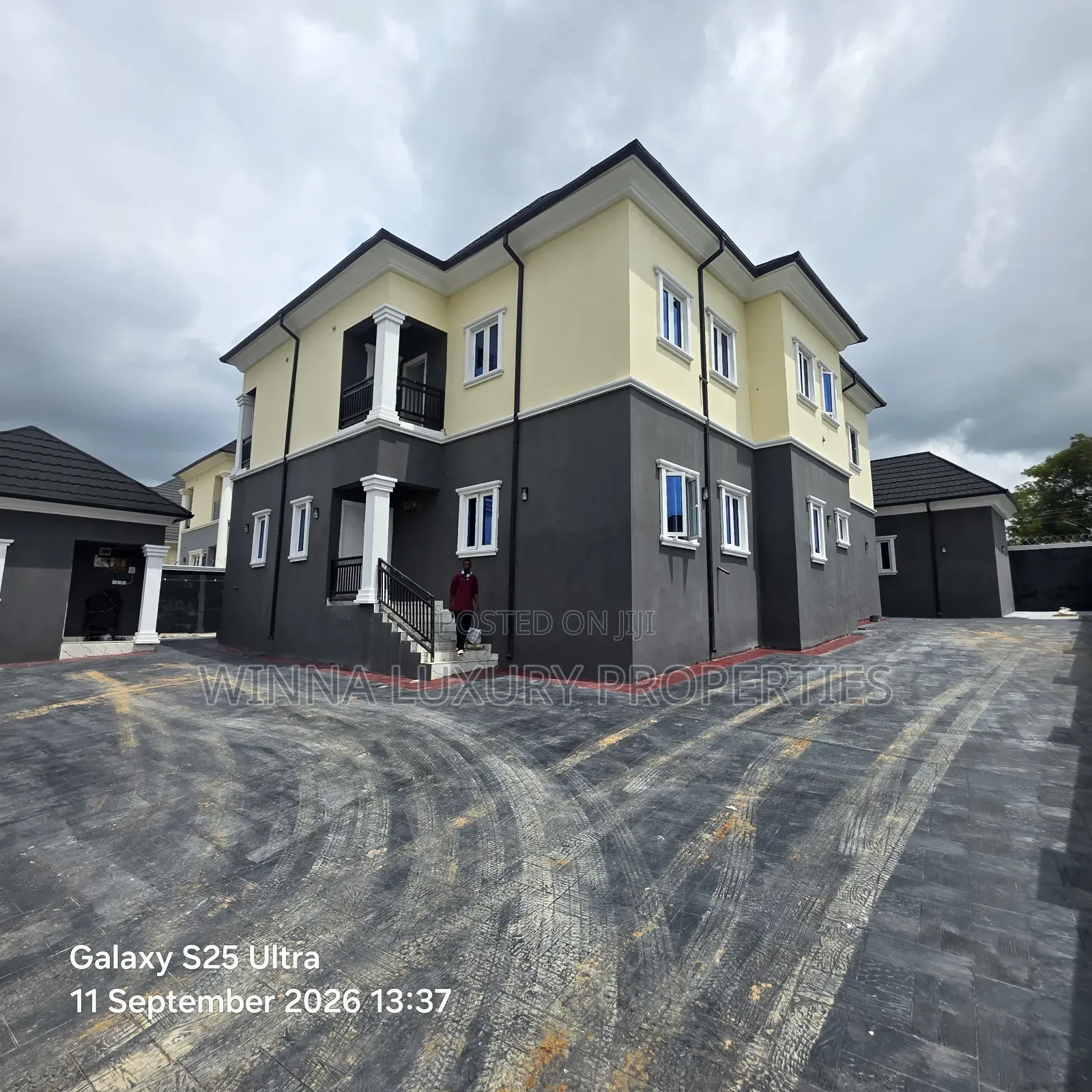 3bdrm Duplex in Directors Estate, Lugbe District for rent