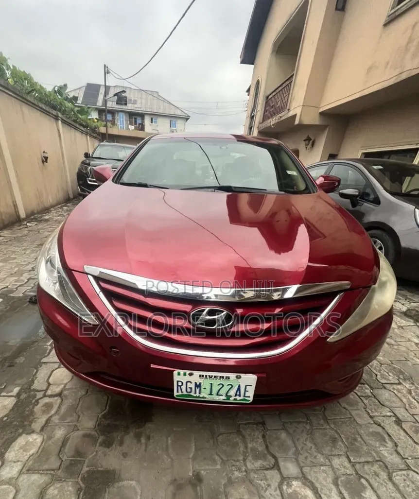 Hyundai Sonata 2013 Red