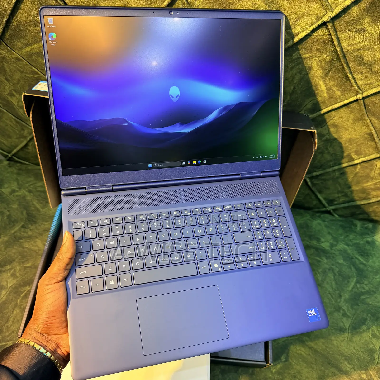 New Laptop Alienware 16 Aurora 16GB Intel Core 7 SSD 1T