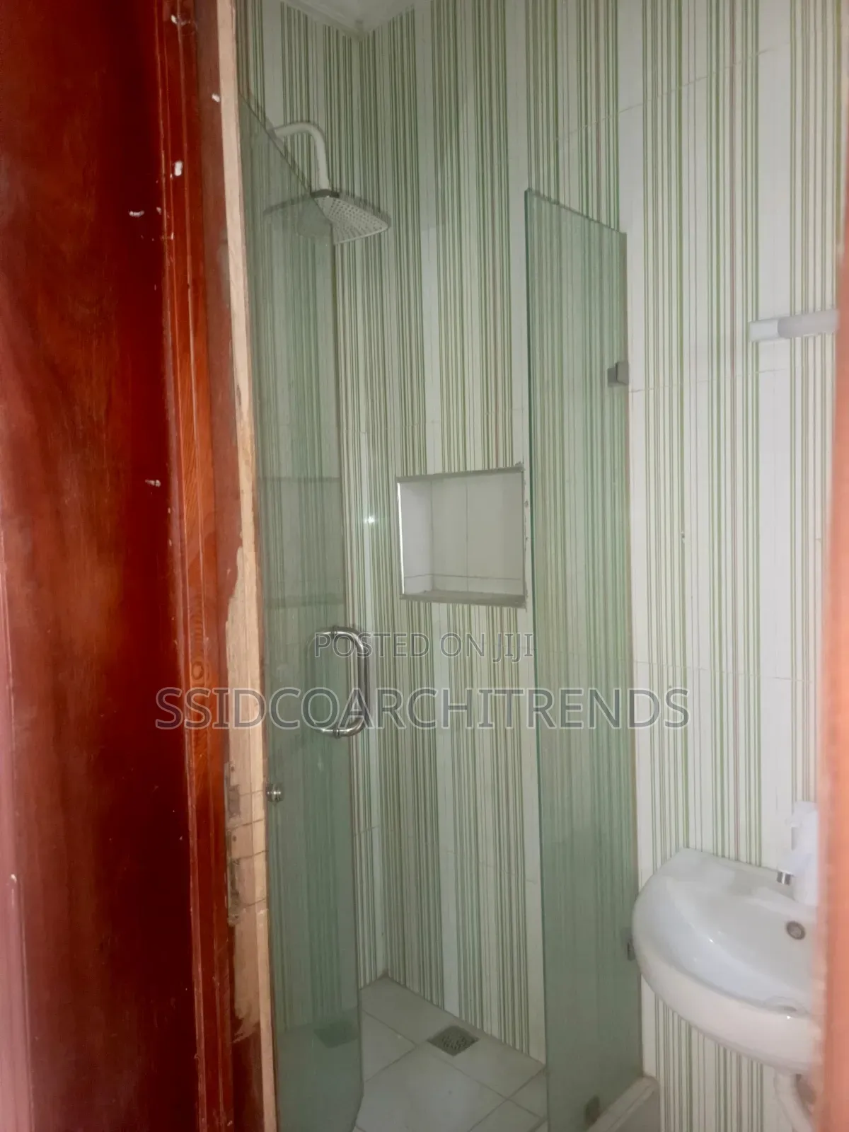3bdrm Apartment in Call To Access, Ikate for rent