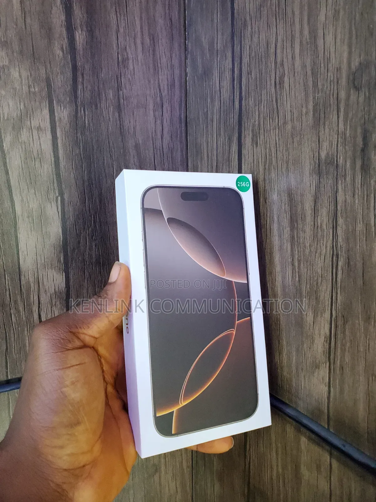 New Apple iPhone 16 Pro Max 256 GB Gold