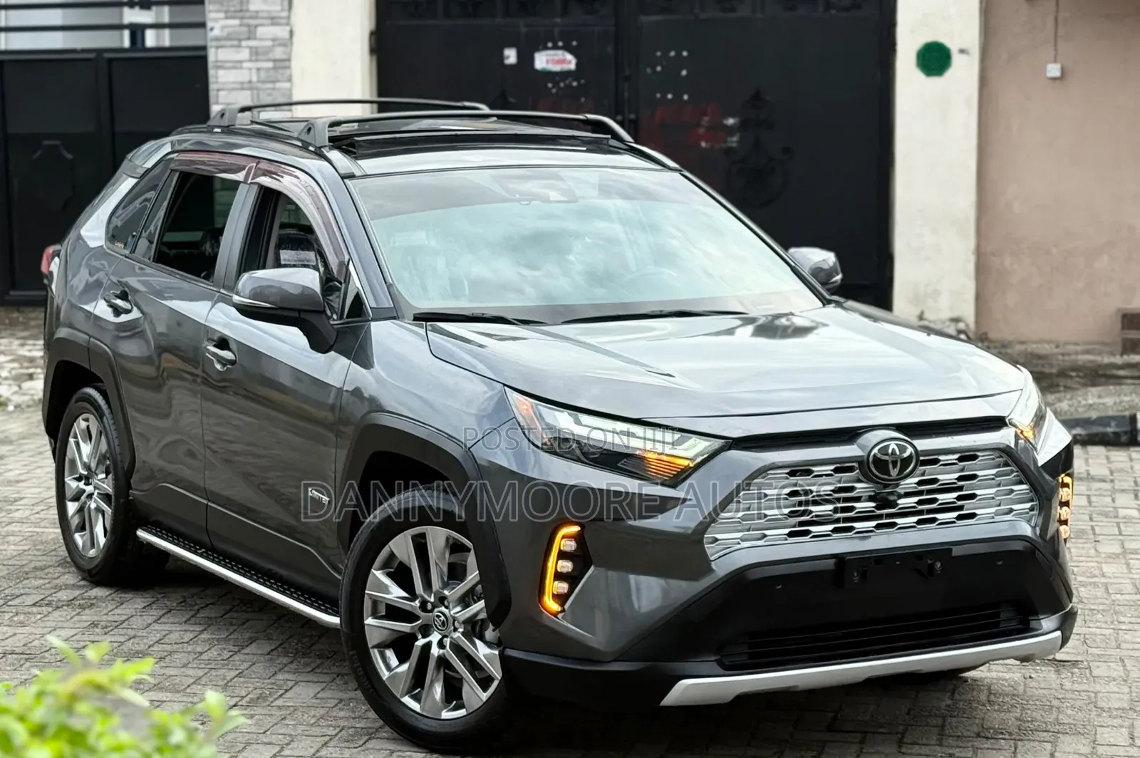 Toyota RAV4 Limited AWD 2020 Gray