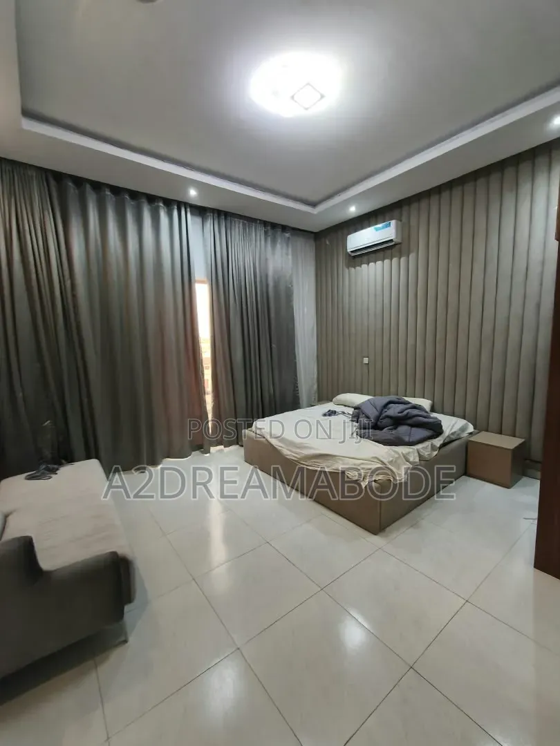 Furnished 3bdrm Apartment in Ikeja Gra for rent