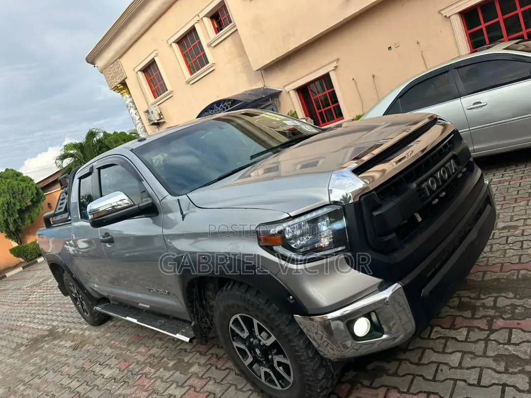 Toyota Tundra 2016 Gray