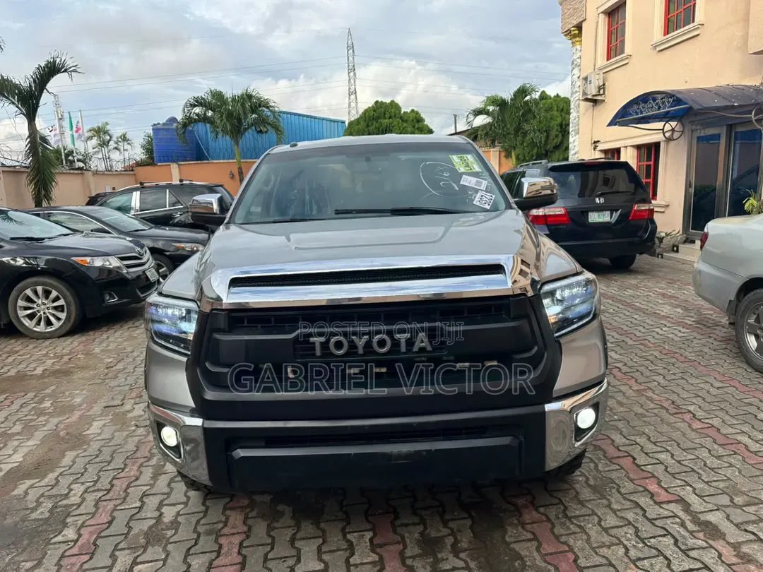 Toyota Tundra 2016 Gray