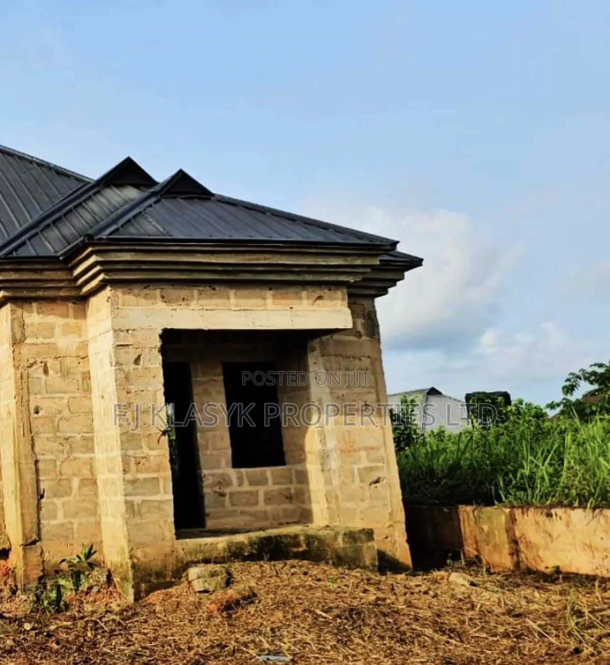 2bdrm Block of Flats in Benin City for sale