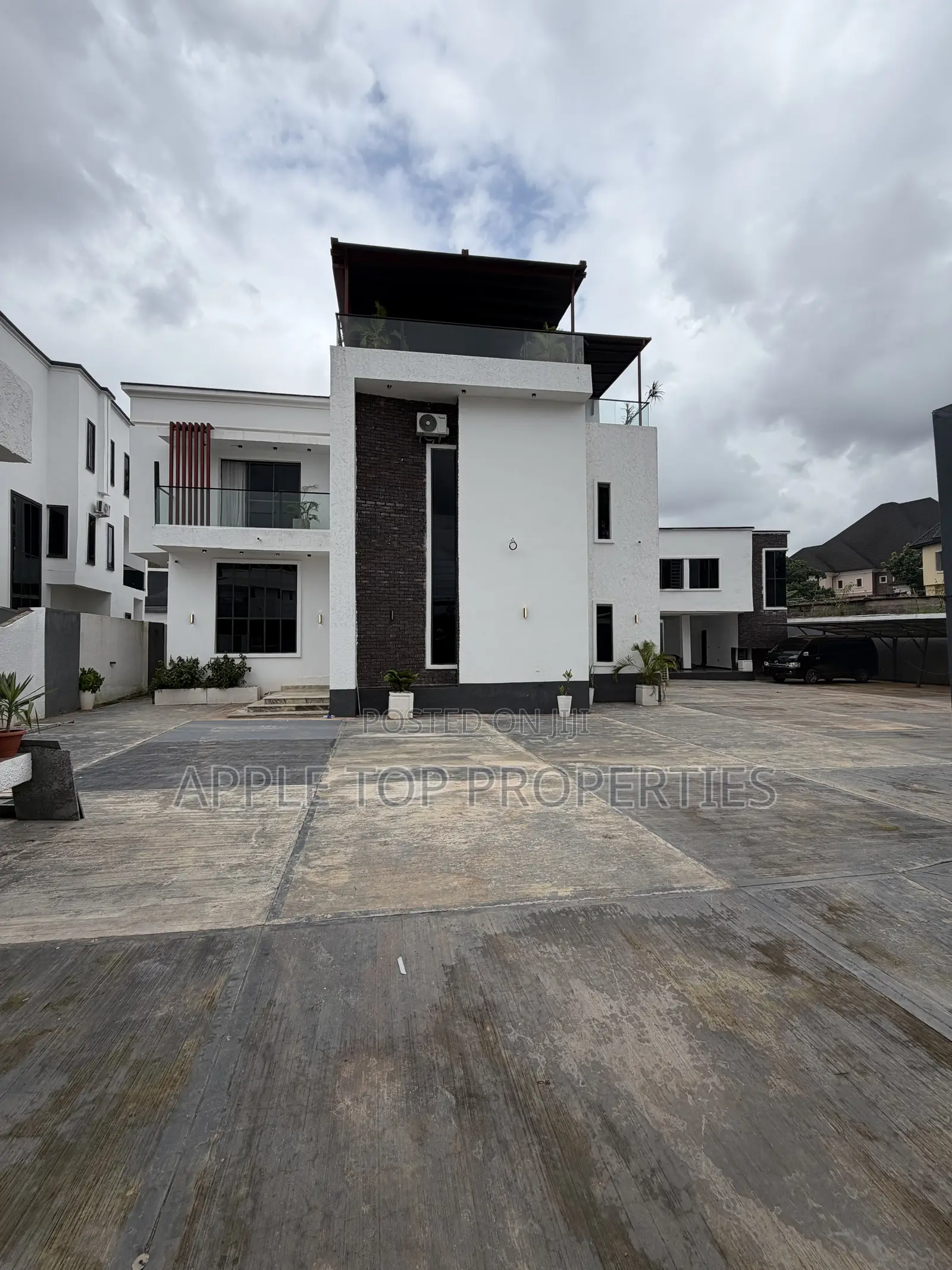 5bdrm Duplex in Independence Layout, Enugu for sale