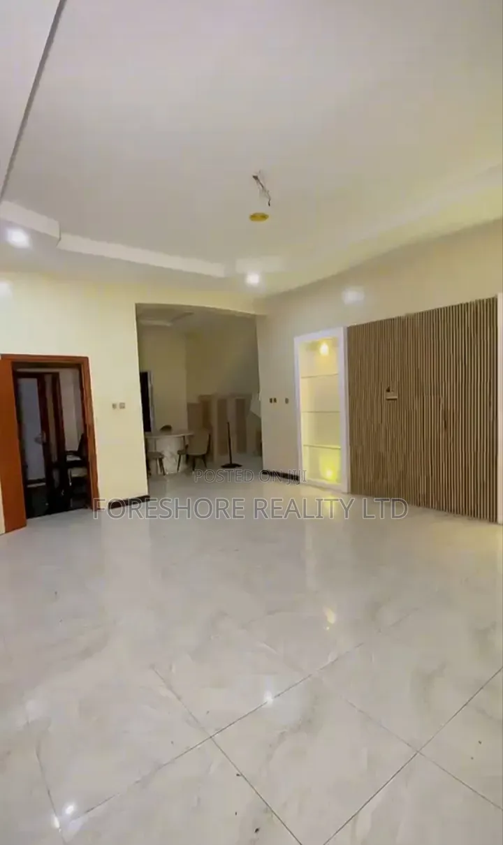 5bdrm House in Agungi for sale