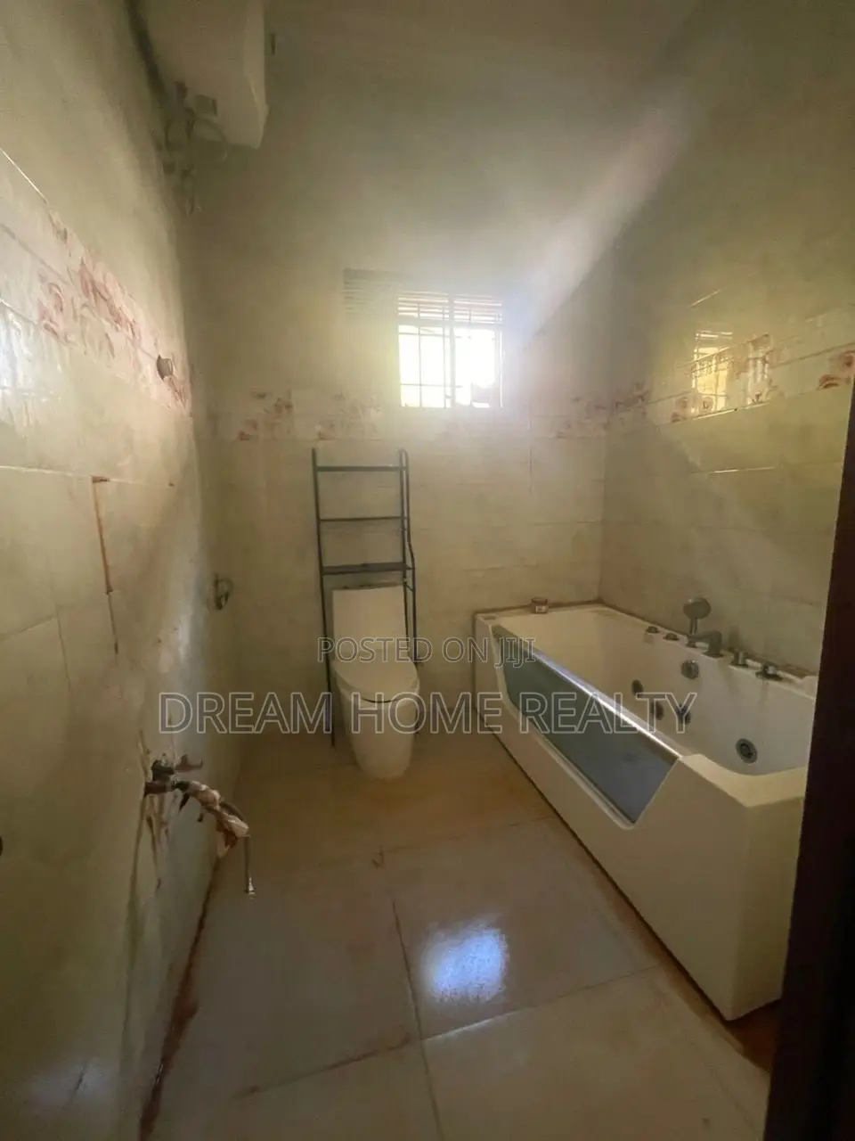 Studio Apartment in West Gate Estate, Ologolo for rent