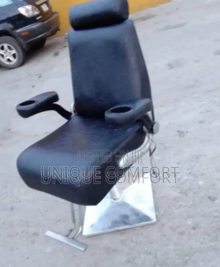 Imported Executive Salon Rolling Barber Chair With Cup/Clipper Holder