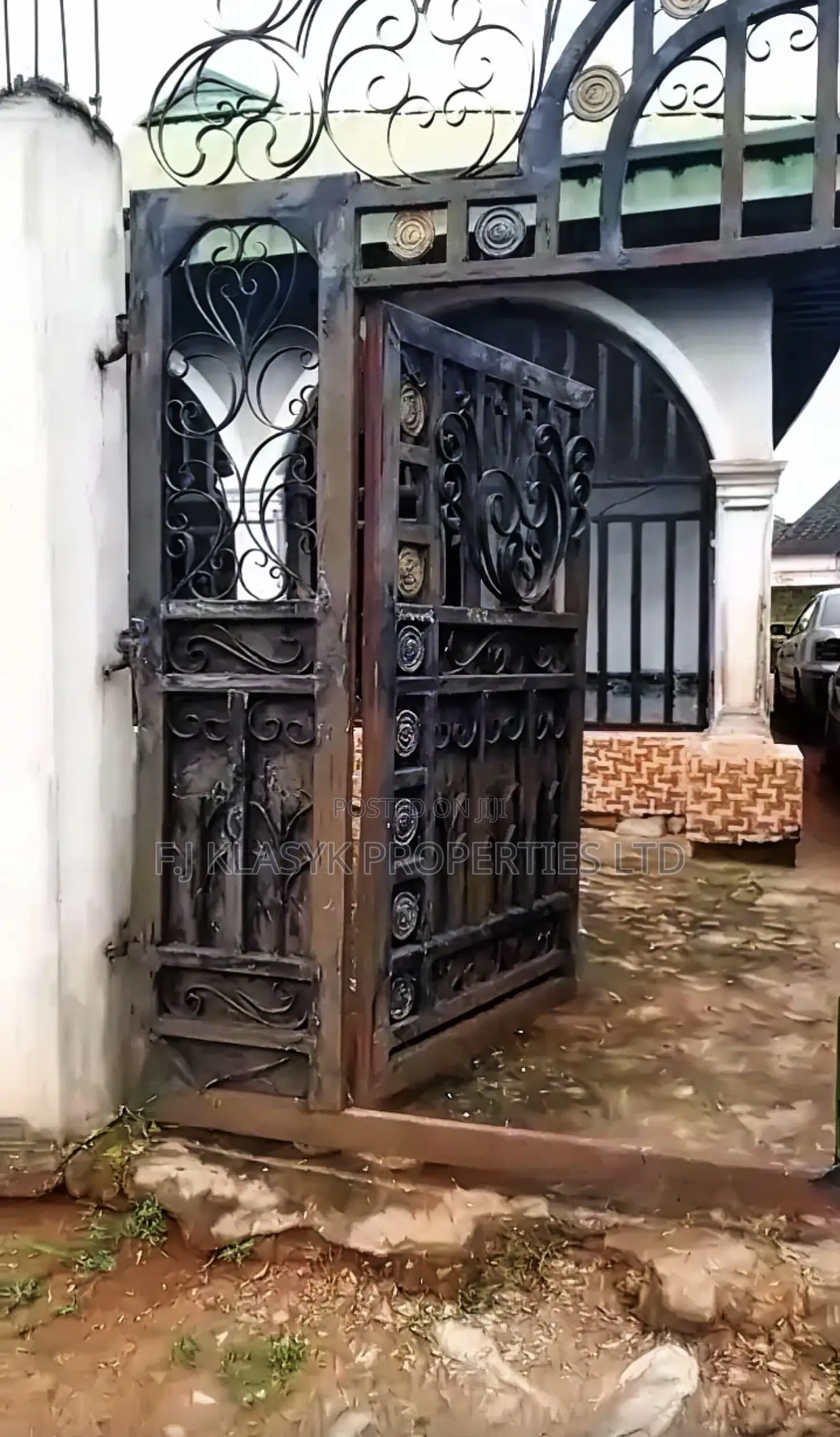 4bdrm Block of Flats in Benin City for sale