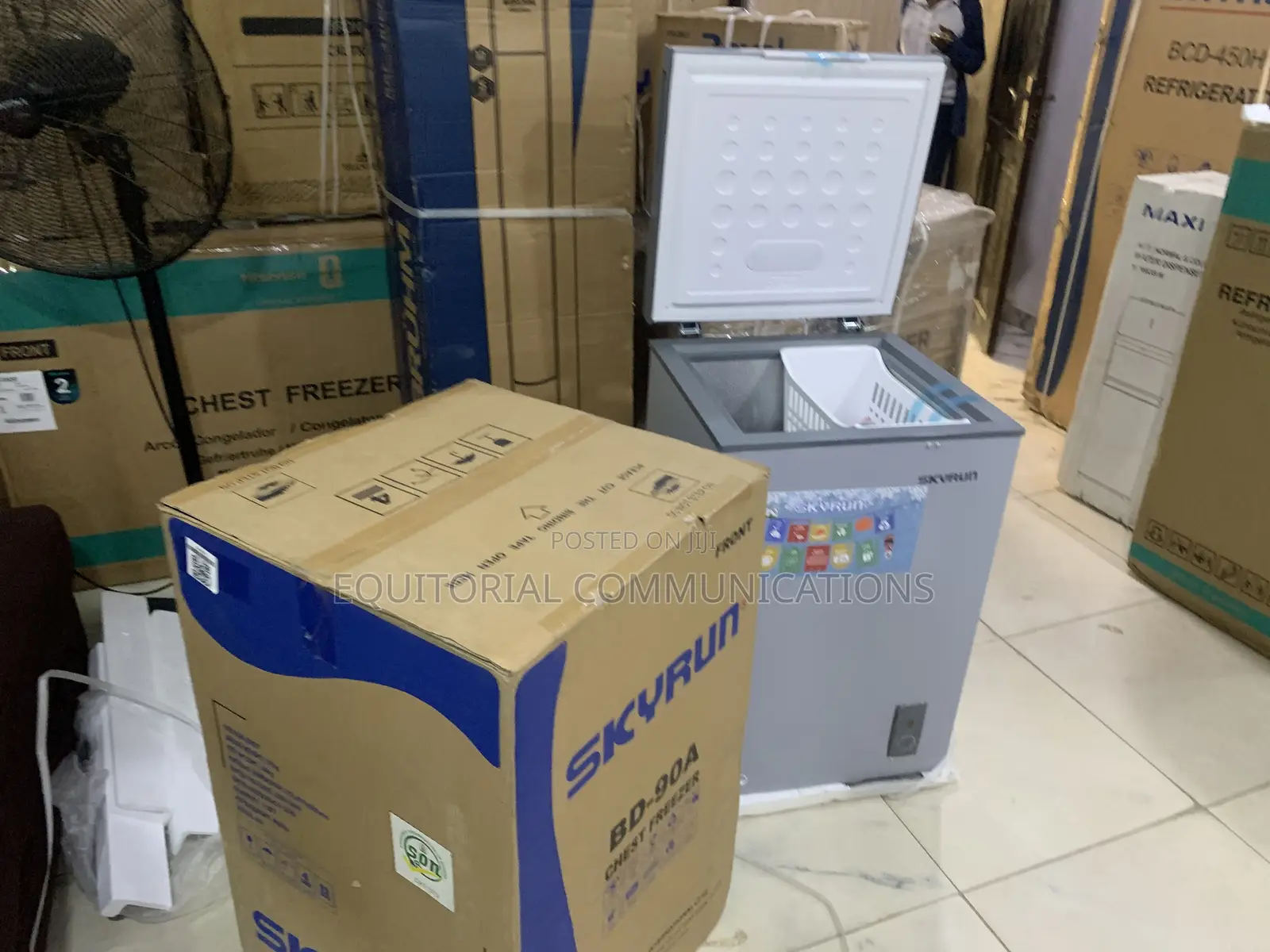 Skyrun 90L Chest Freezer for Small Spaces