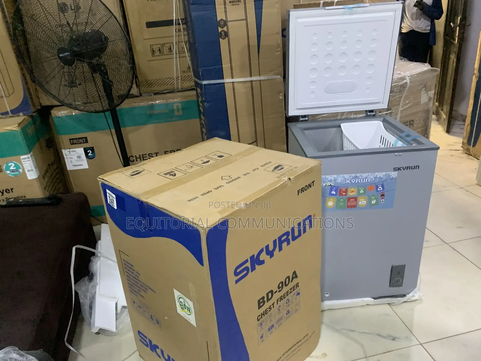 Skyrun 90L Chest Freezer for Small Spaces