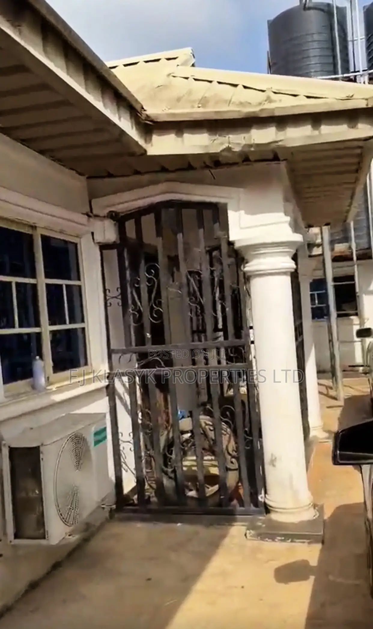 8bdrm Block of Flats in Benin City for sale