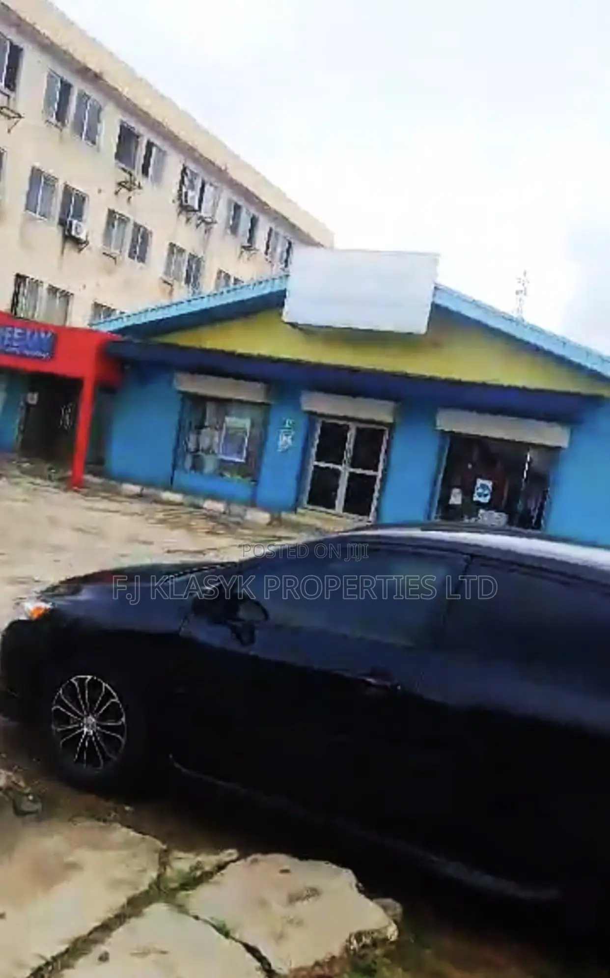 Along Akpakpava Road Former Mr Biggs