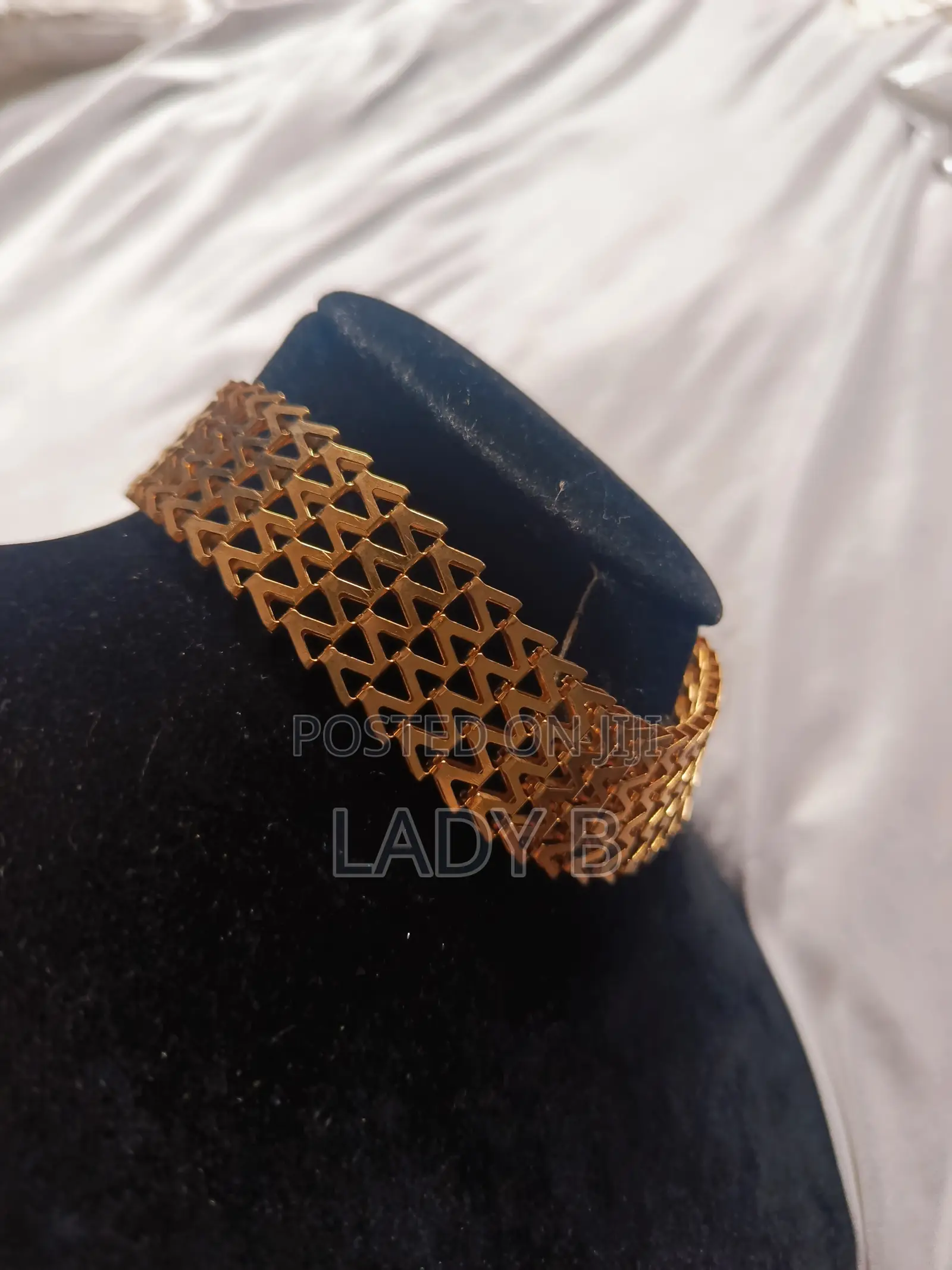 Trendy Statement Gold Choker for Women