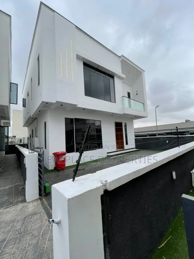 5bdrm Duplex in Idado for sale