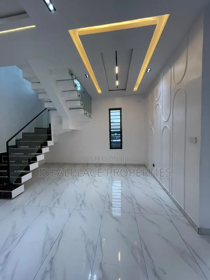 5bdrm Duplex in Idado for sale