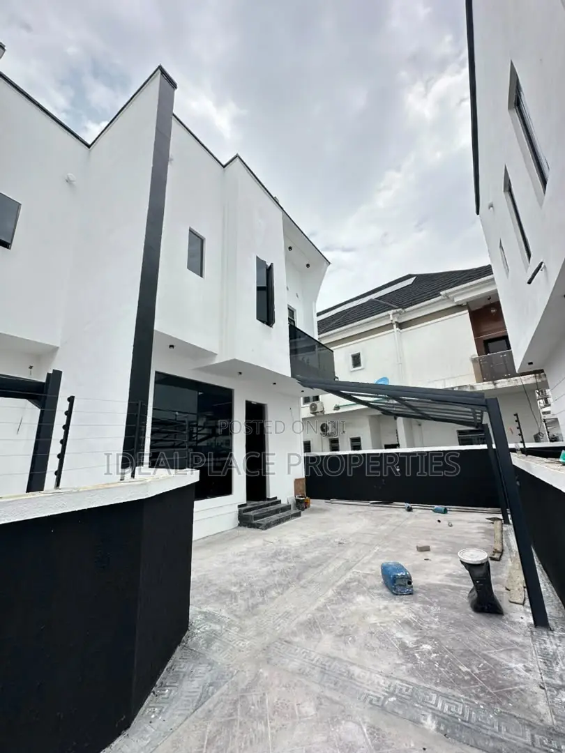 4bdrm Duplex in Lekki for sale