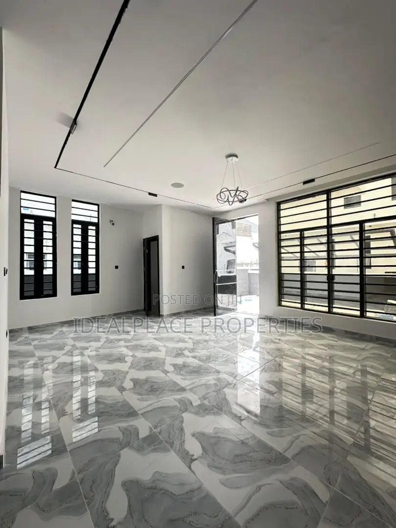 4bdrm Duplex in Lekki for sale