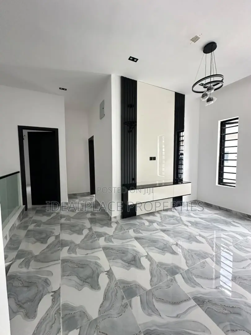 4bdrm Duplex in Lekki for sale