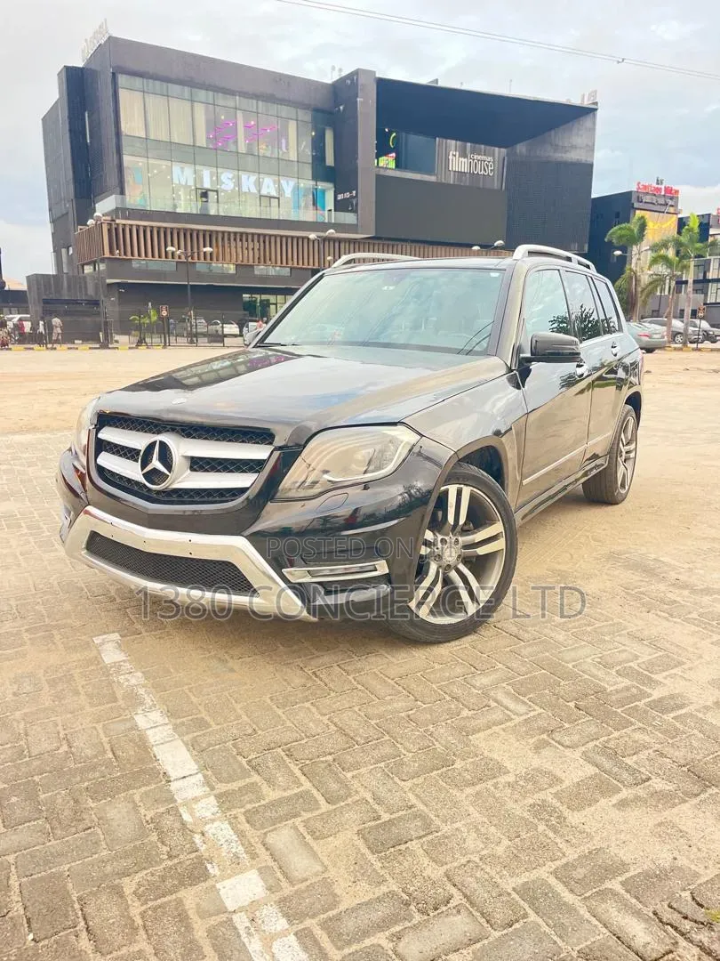 Mercedes-Benz GLK-Class Base GLK 350 4dr AWD 4MATIC (3.5L 6cyl 7A) 2015