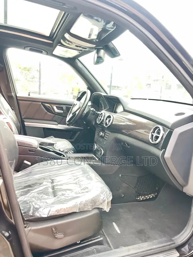 Mercedes-Benz GLK-Class Base GLK 350 4dr AWD 4MATIC (3.5L 6cyl 7A) 2015