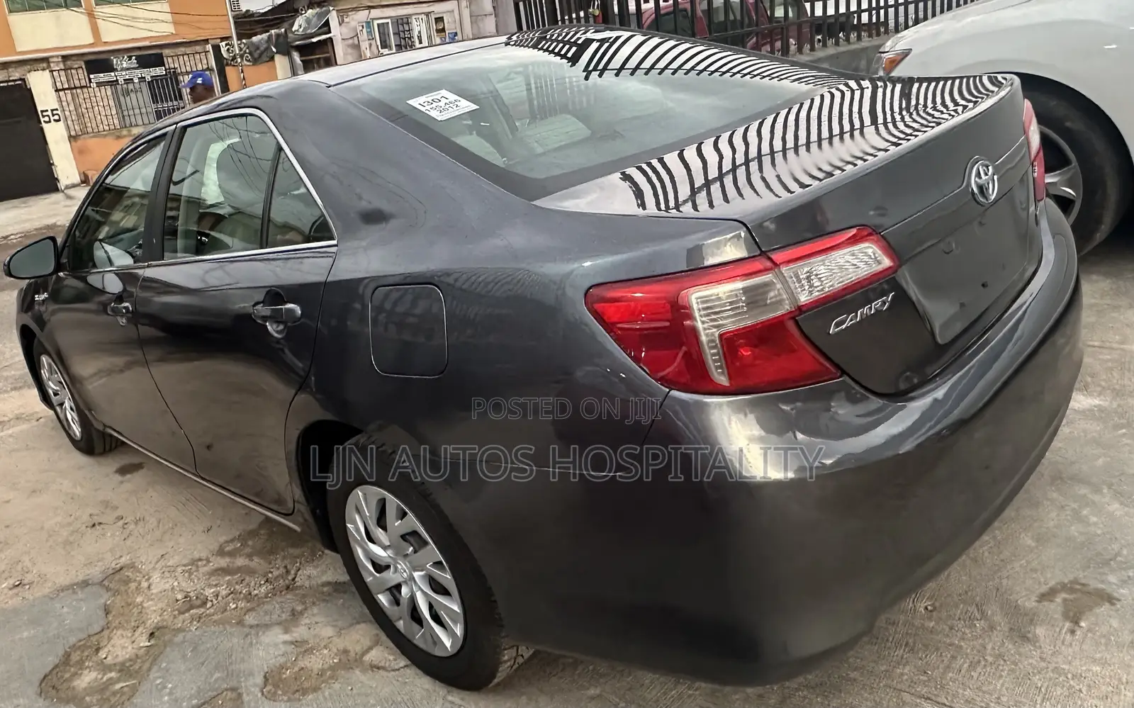 Toyota Camry Hybrid LE 2012 Gray