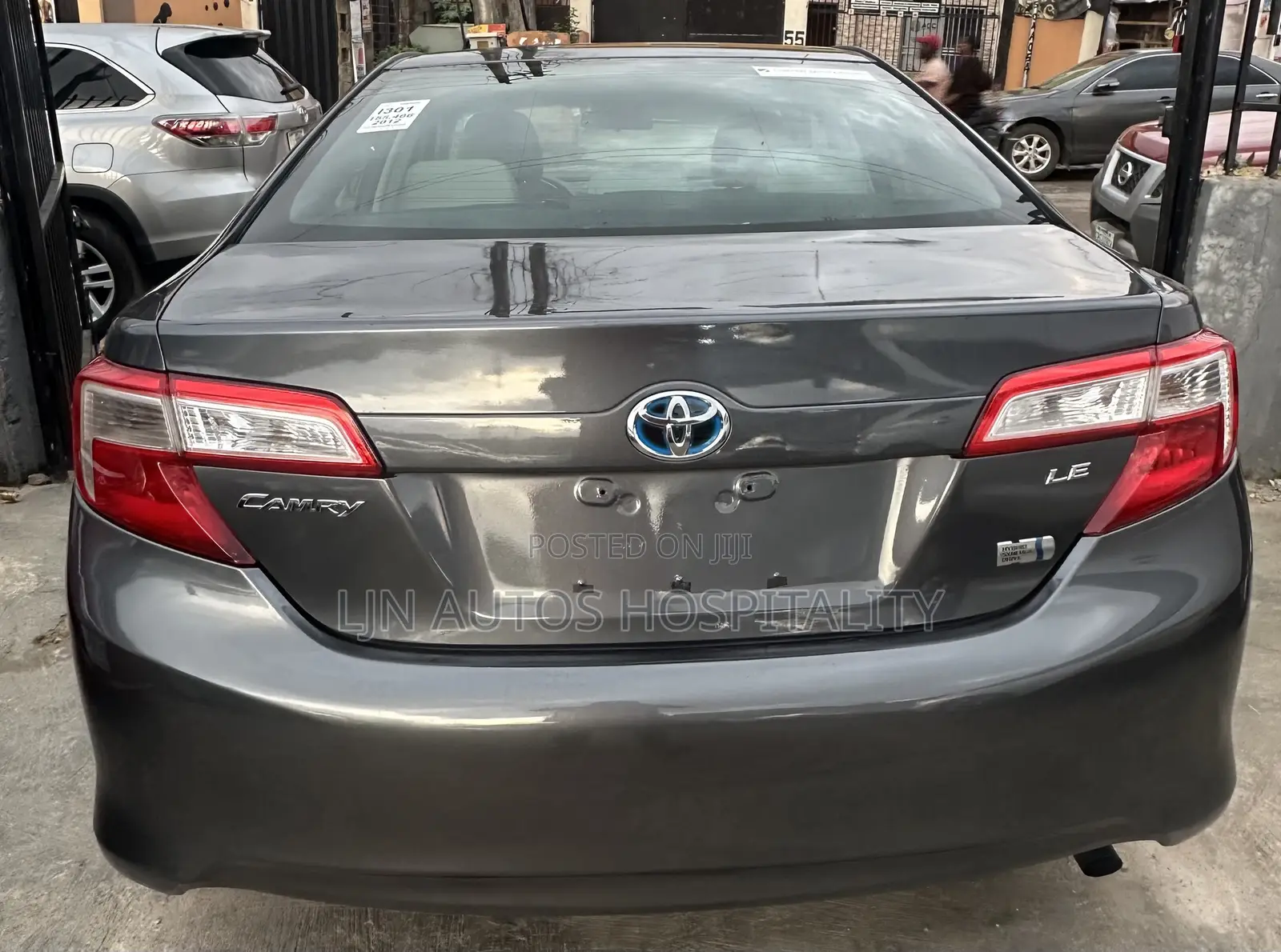 Toyota Camry Hybrid LE 2012 Gray