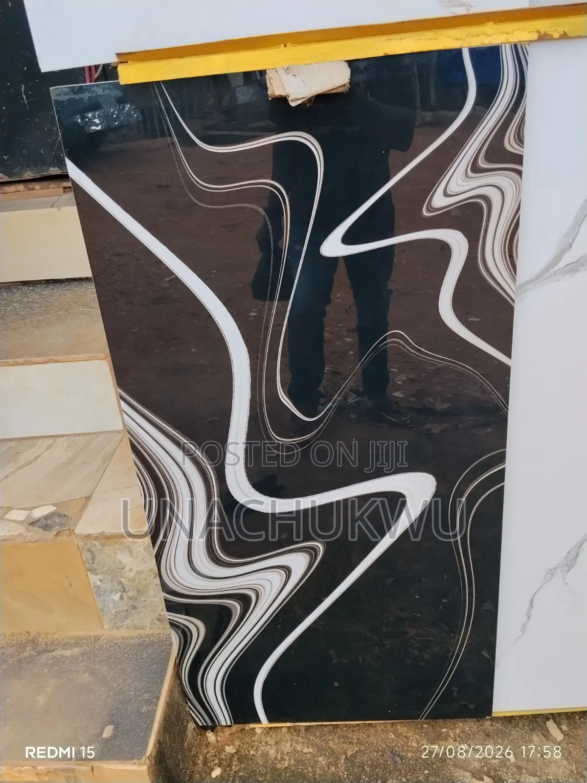 60/120 Super Polished Black and Gold Design