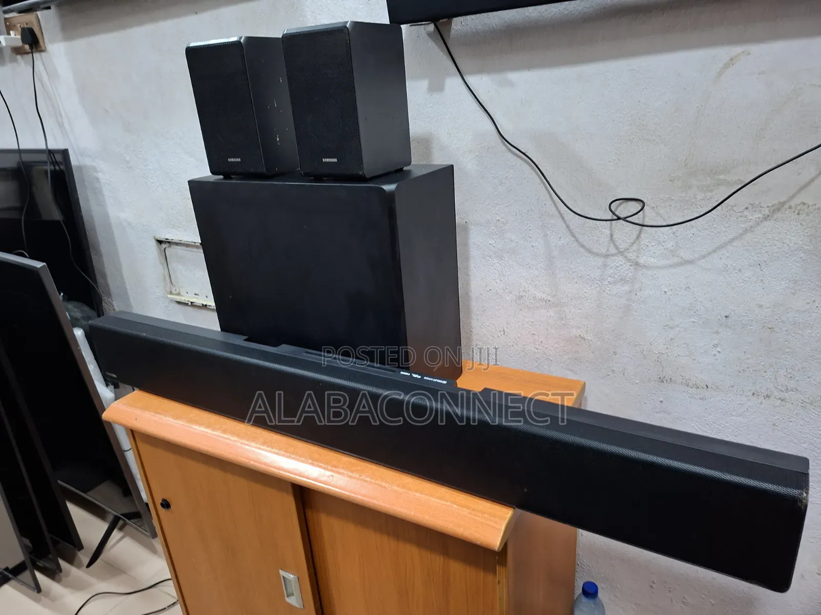 Samsung Soundbar With Its Full Wireless Speaker Set