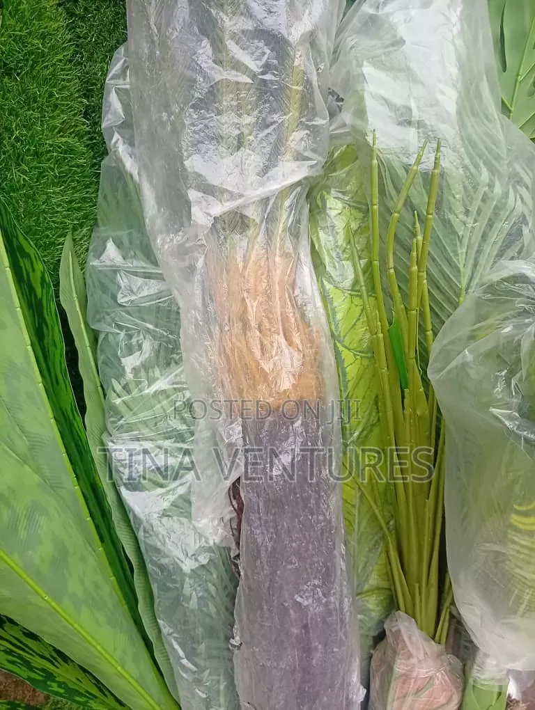 Artificial Flowers Available in Bulk. Available in Different Size.