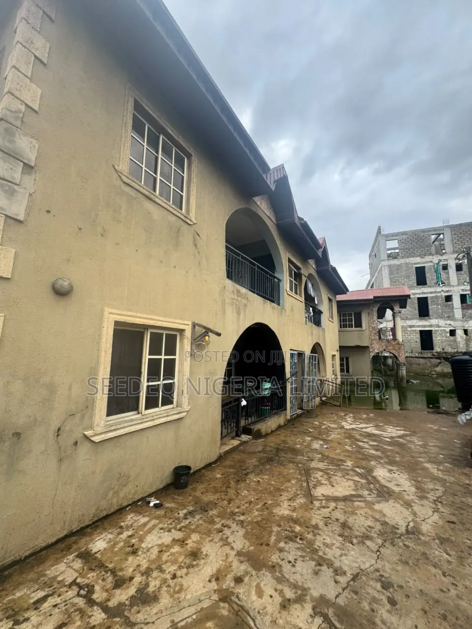 10bdrm Block of Flats in Ebutte Beach Road, Ebute for sale