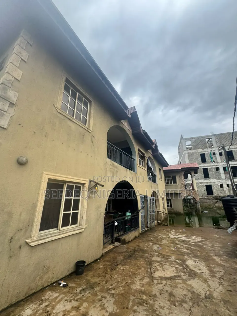 10bdrm Block of Flats in Ebutte Beach Road, Ebute for sale