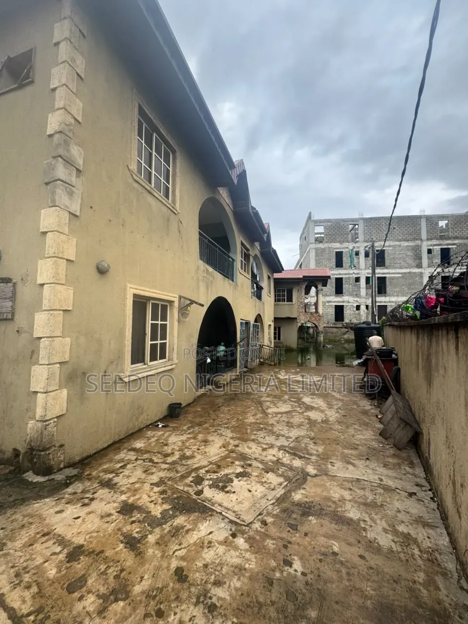 10bdrm Block of Flats in Ebutte Beach Road, Ebute for sale