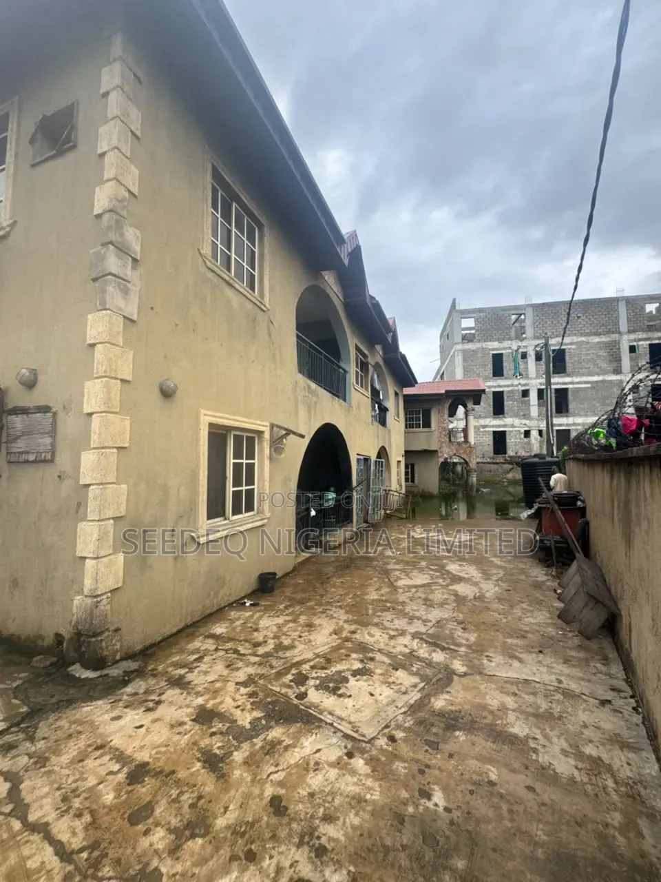 10bdrm Block of Flats in Ebutte Beach Road, Ebute for sale