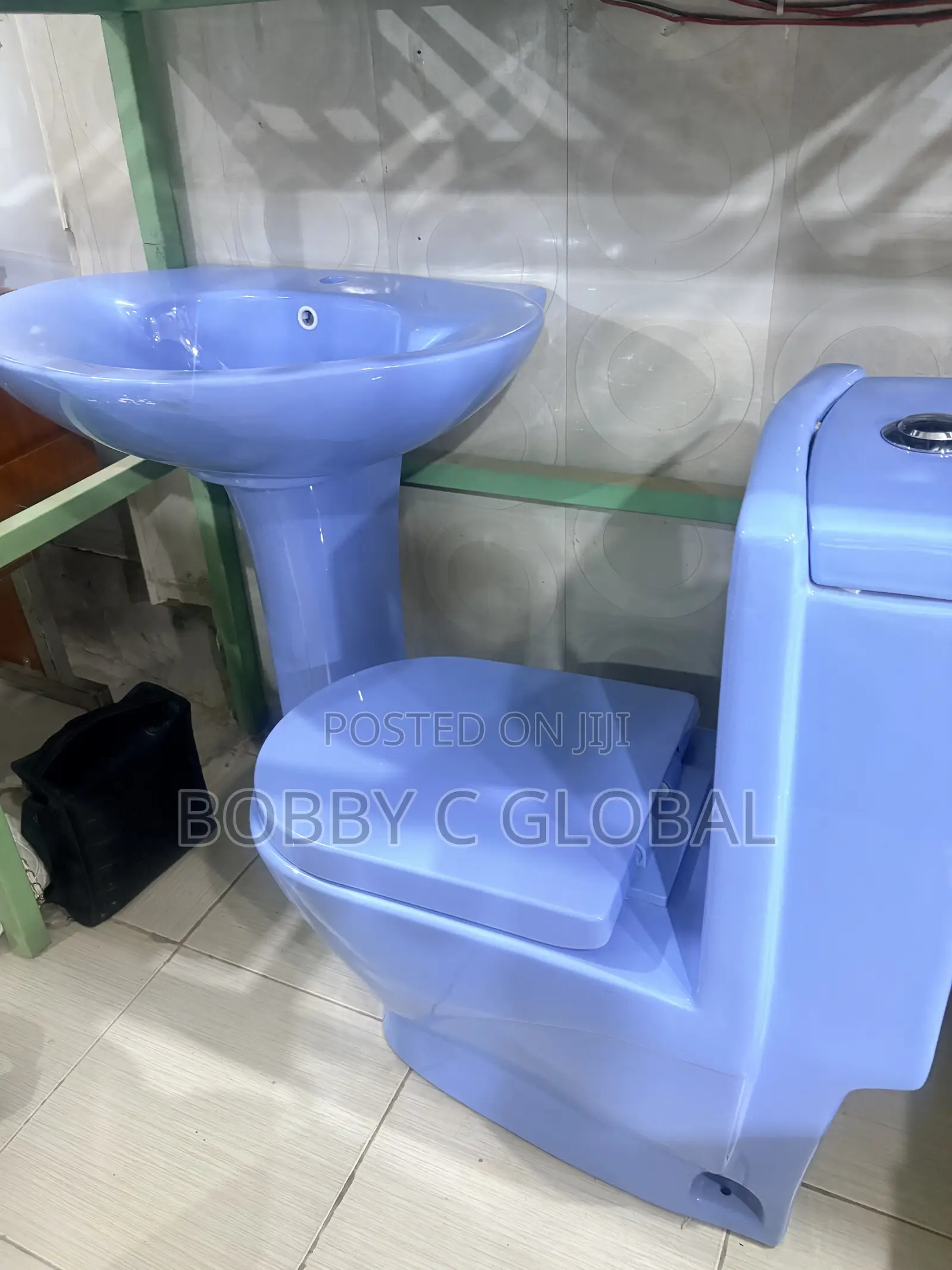 Stylish Durable Sanitary Blue WC Toilet