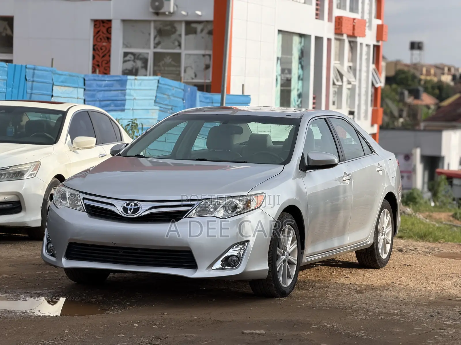 Toyota Camry XLE 4dr Sedan (2.5L 4cyl 6A) 2013 Silver