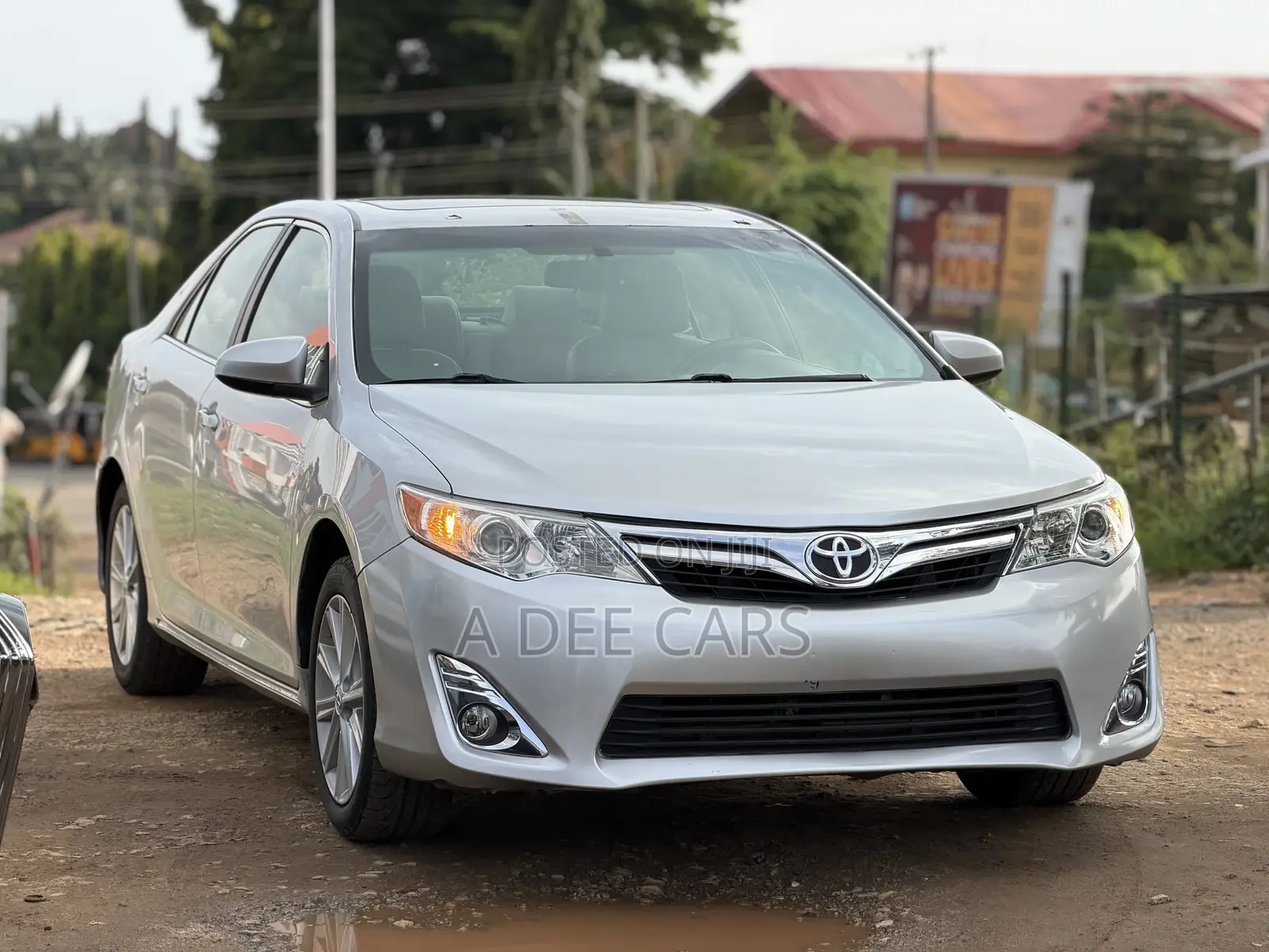 Toyota Camry XLE 4dr Sedan (2.5L 4cyl 6A) 2013 Silver
