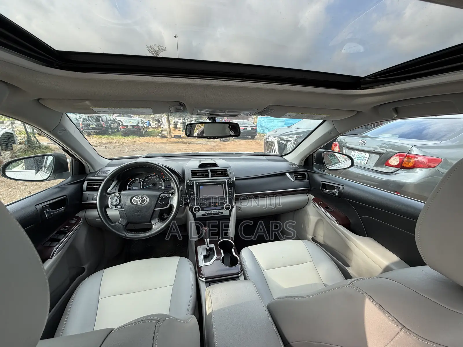 Toyota Camry XLE 4dr Sedan (2.5L 4cyl 6A) 2013 Silver