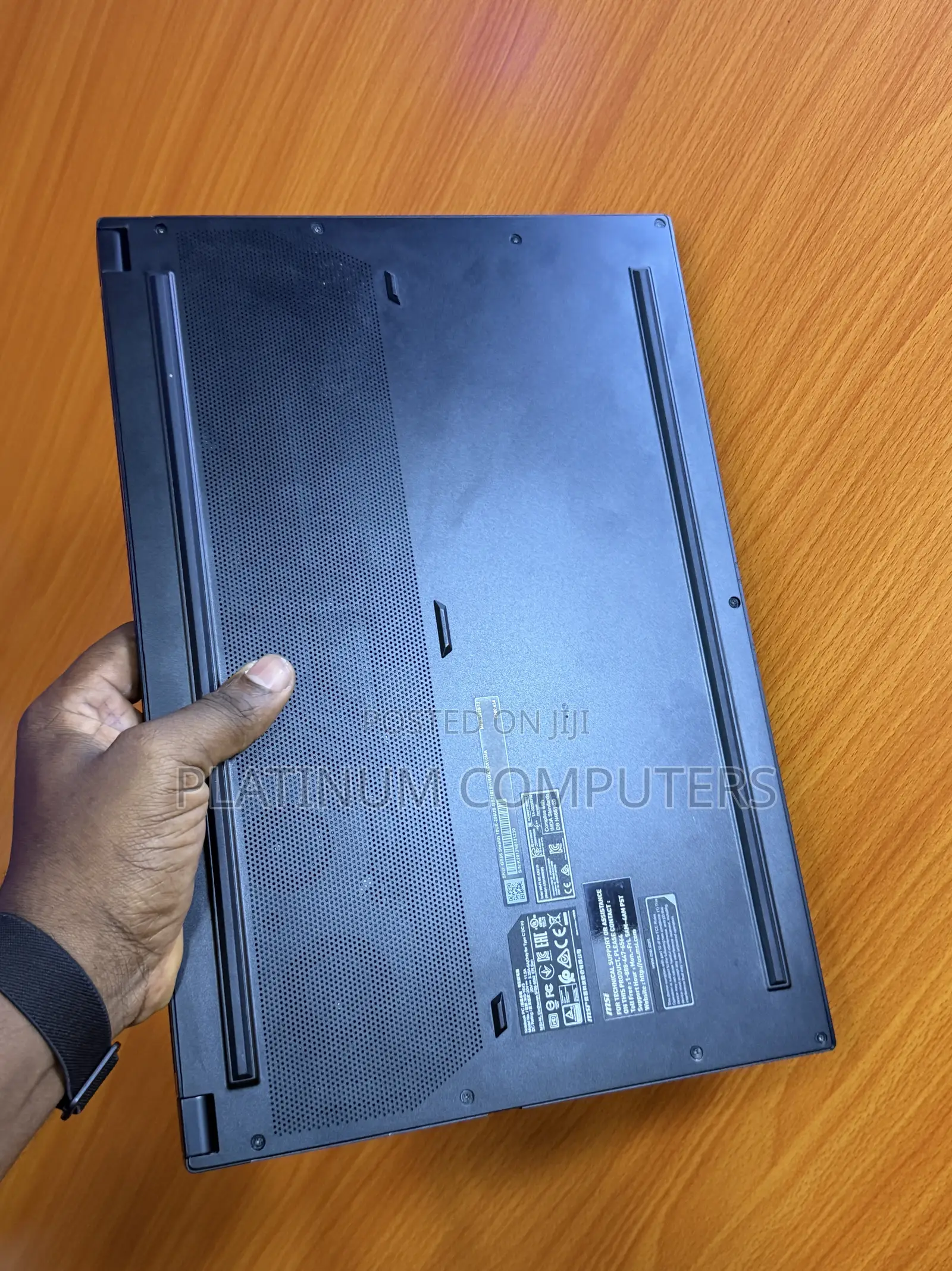 Laptop MSI GS66 Stealth 10UE 16GB Intel Core i7 SSD 1T