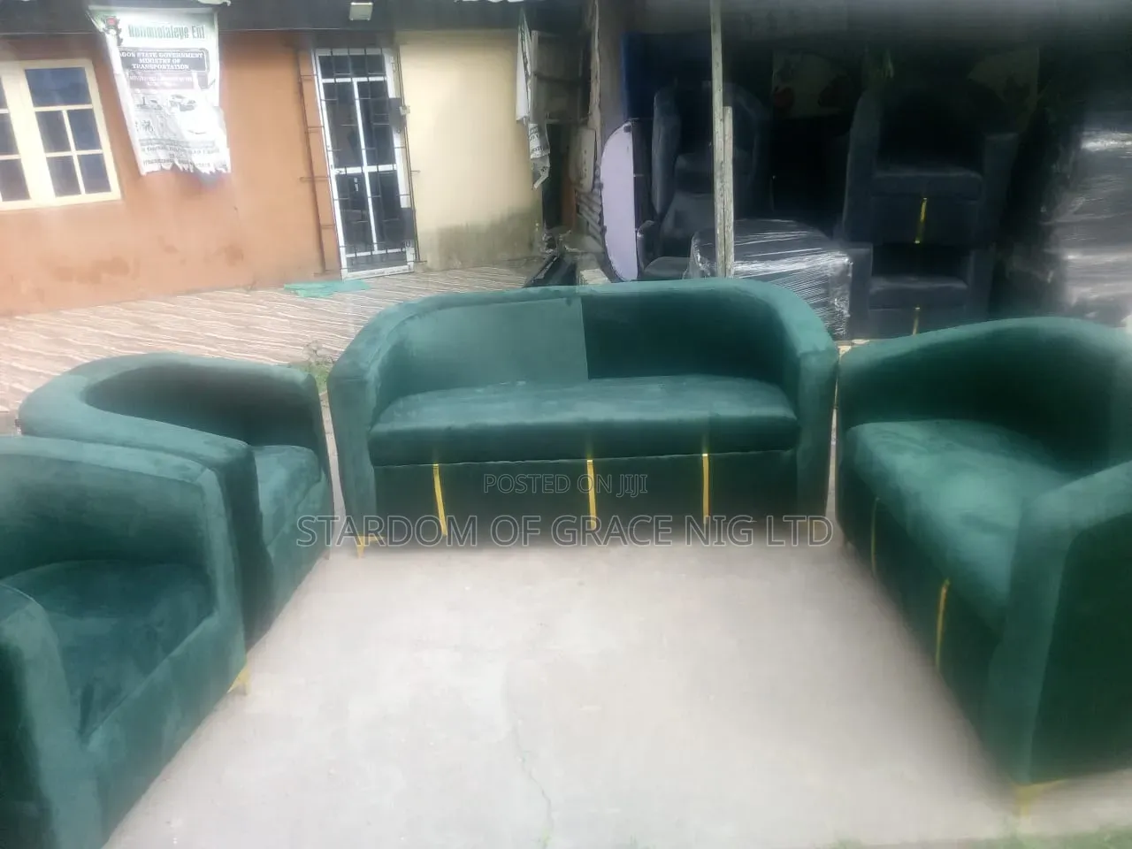 7;seater Bucket Couch