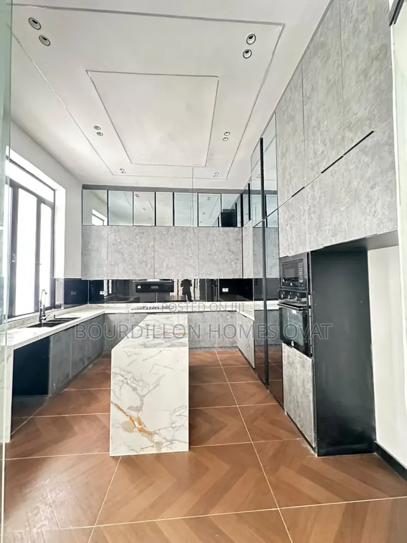 4bdrm Duplex in Ajah Lagos for sale