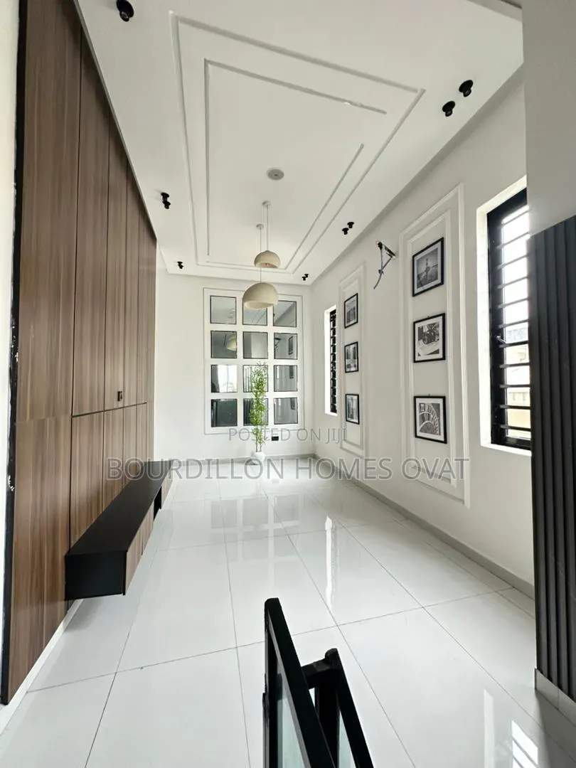 5bdrm Duplex in Ikota Villa Estate for sale