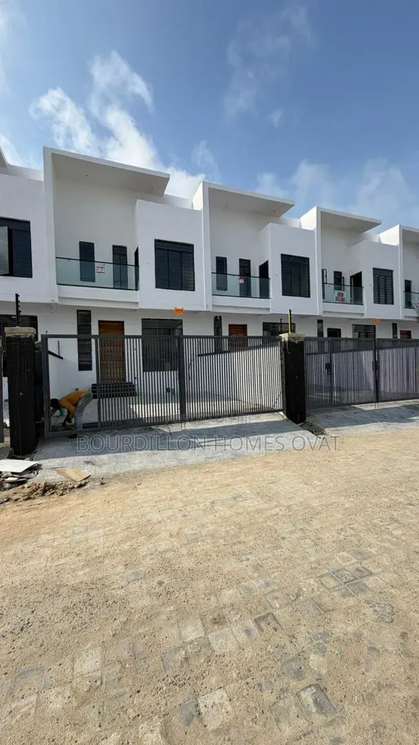 4bdrm Duplex in Ikota Lekki Lagos for sale