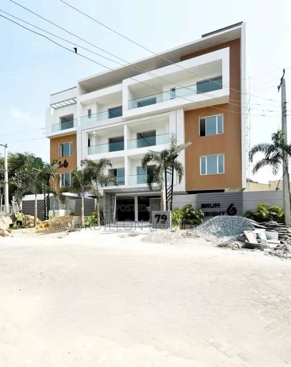 2bdrm Apartment in Lekki Phase 1 for rent
