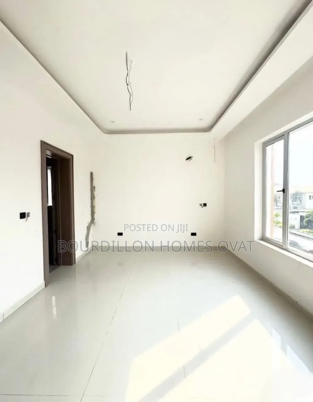 2bdrm Apartment in Lekki Phase 1 for rent