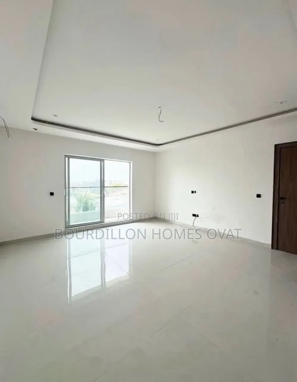 2bdrm Apartment in Lekki Phase 1 for rent